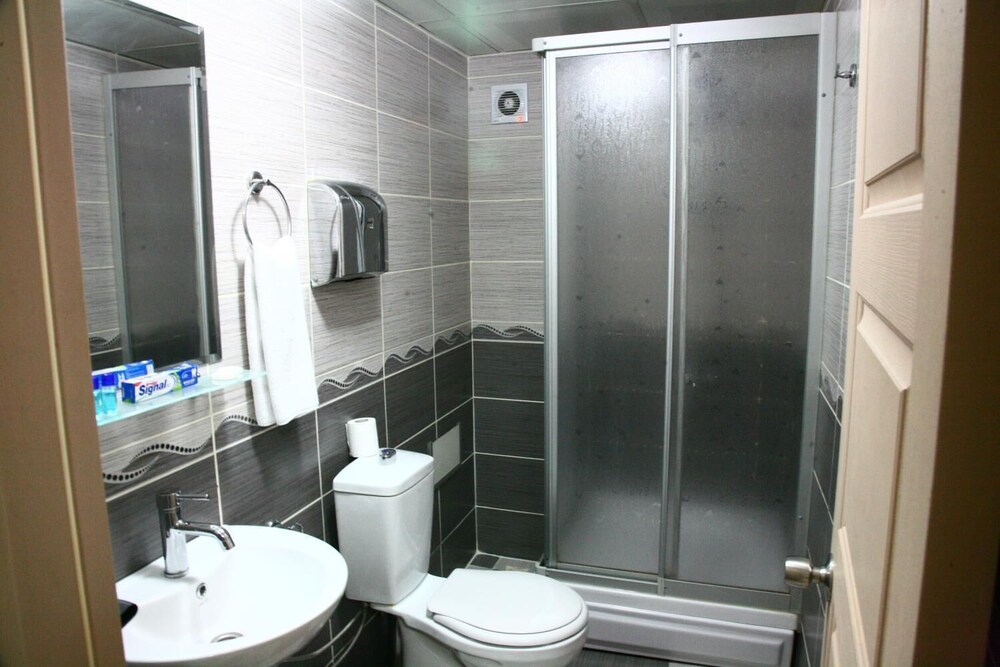 Bade Otel (14Km Away From Istanbul)
