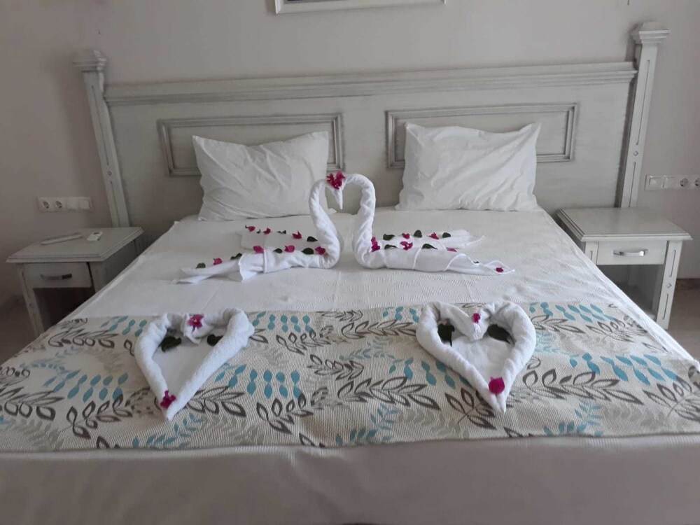 Dickmann Elite Hotel (72 Km Away From Antalya)
