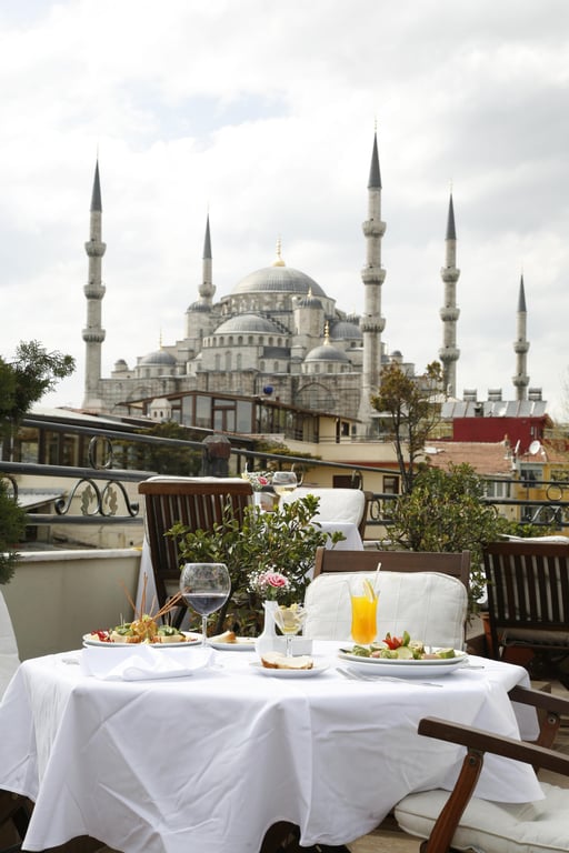 Acra Hotel