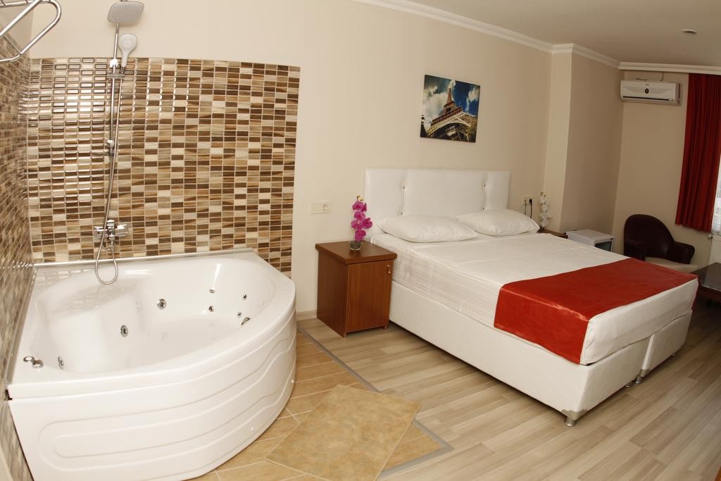 Sahil Hotel Pendik(Also Known As Sahil Butik Hotel)(39 Km Away From Istanbul)