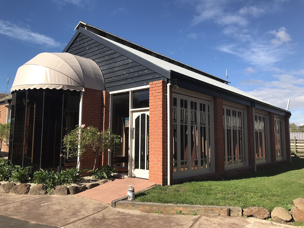 Main Lead Ballarat Motel (limited Hour Front Desk)