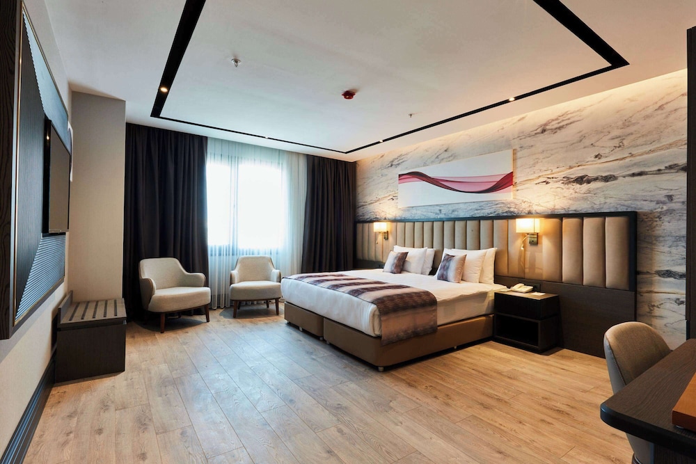 Ramada By Wyndham Istanbul Umraniye (22km Away From Istanbul)