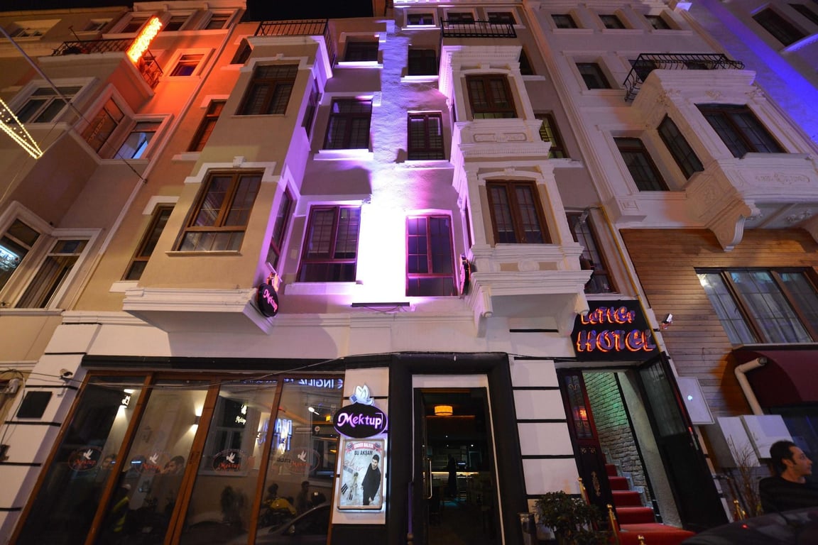 Letter Hotel