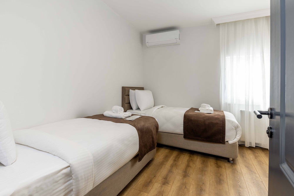 Baymari Suites City Life (17 Km Away From City)