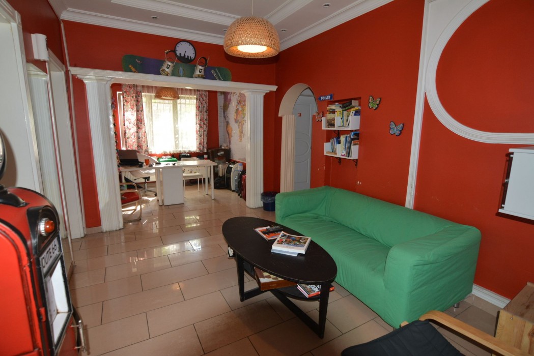 Deeps Hostel