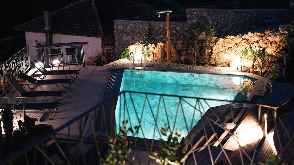 Kikonia Art And Suites