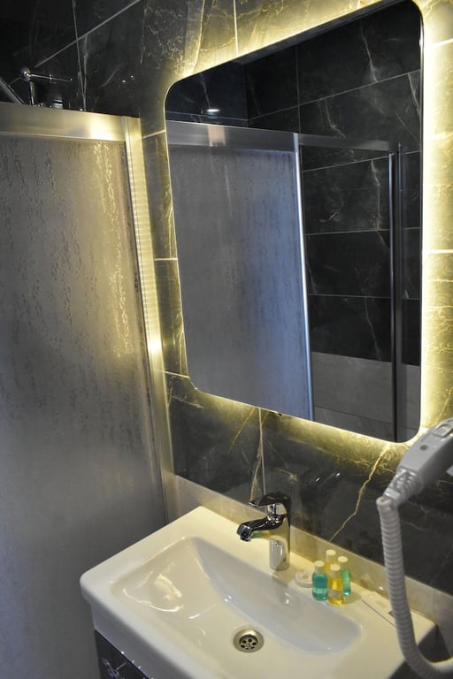 Avcilar Garden Hotel (26Km Away From Istanbul)