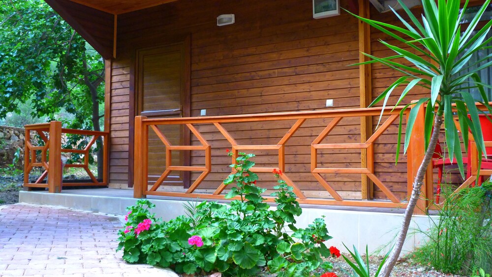Cirali Simge Holiday Houses(limited Hours Front Desk) (79 Km Away From Antalya)
