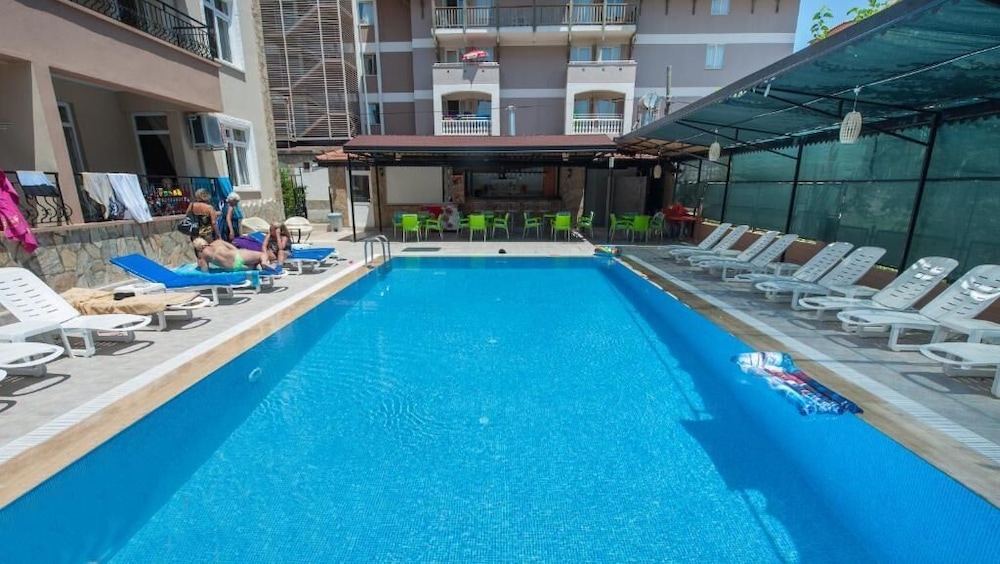 Cennet Apart Hotel (67 Km Away From Antalya)