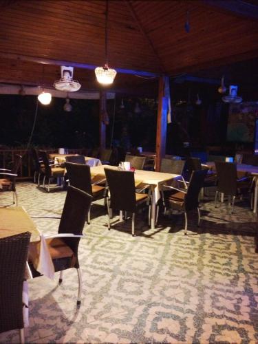 Tas Motel (75km Away From Antalya)