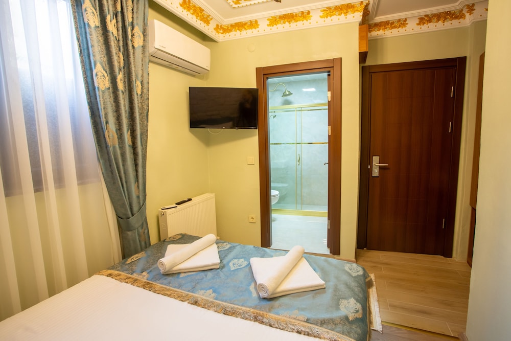 Sayina Hotel