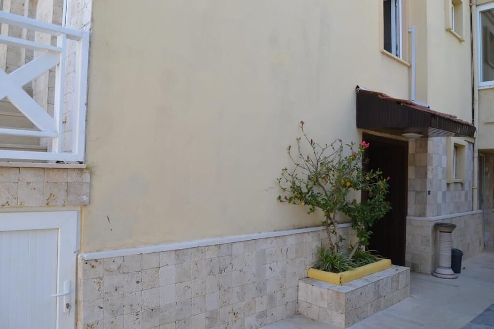 Safarİ Suİt Apart Hotel (73Km Away From Antalya)