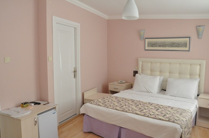 Huxley Hotel And Aparts Old City