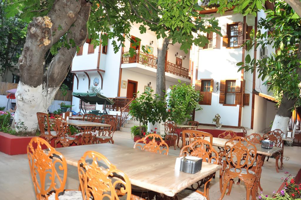 Kaliptus Hotel Kemer (49 Km Away Antalya)