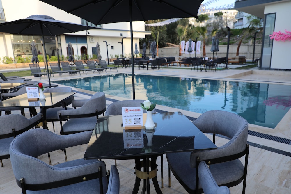Roseira Mar Inn Luxury (42 Km Away From Bodrum)