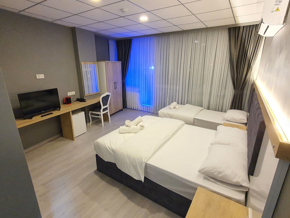 Ozturks Hotel (37km Away From Istanbul)