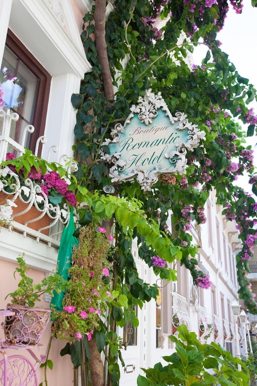 Romantic Hotel