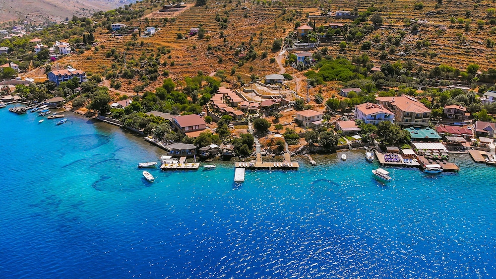 Almond Bungalow Hotel (51 Km Away From Marmaris)