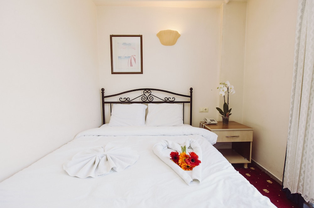 Ozalp Han Hotel(80 Km Away From Marmaris)