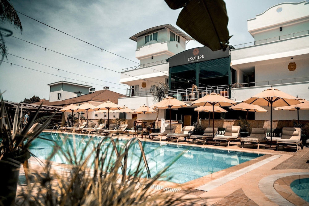Esquire Hotels And Lounges (43 Km Away From Antalya)