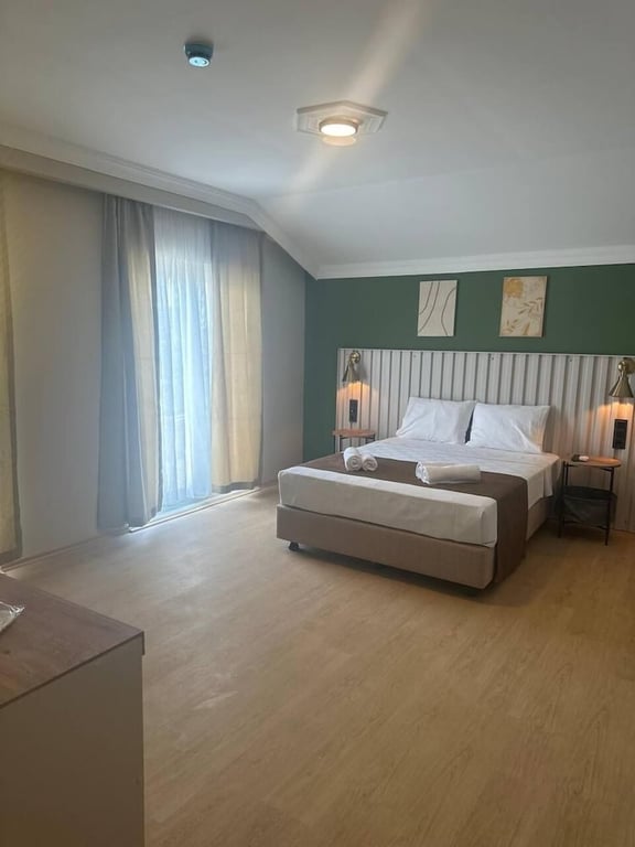 Red Castle Hotel And Pub (40Km Away From Antalya)