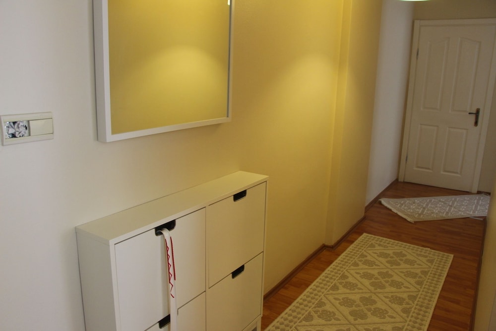 Kinzi House (no Front Desk Please Contact The Property 5 Days Before Arrival)