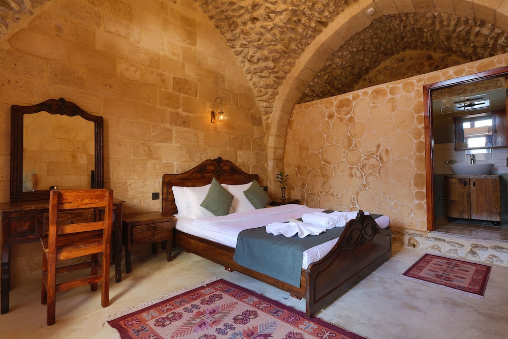Aryan Otel