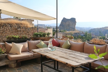 Anitya Cave House