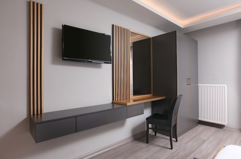 Caglayan Hotel (10km Away From Istanbul Center)