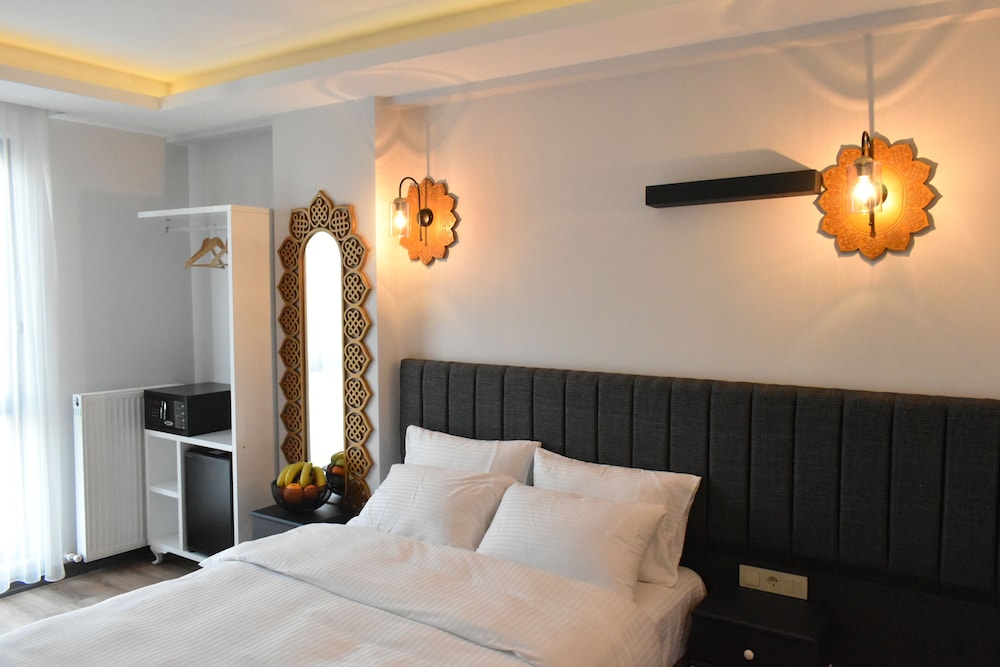Avcilar Garden Hotel (26Km Away From Istanbul)