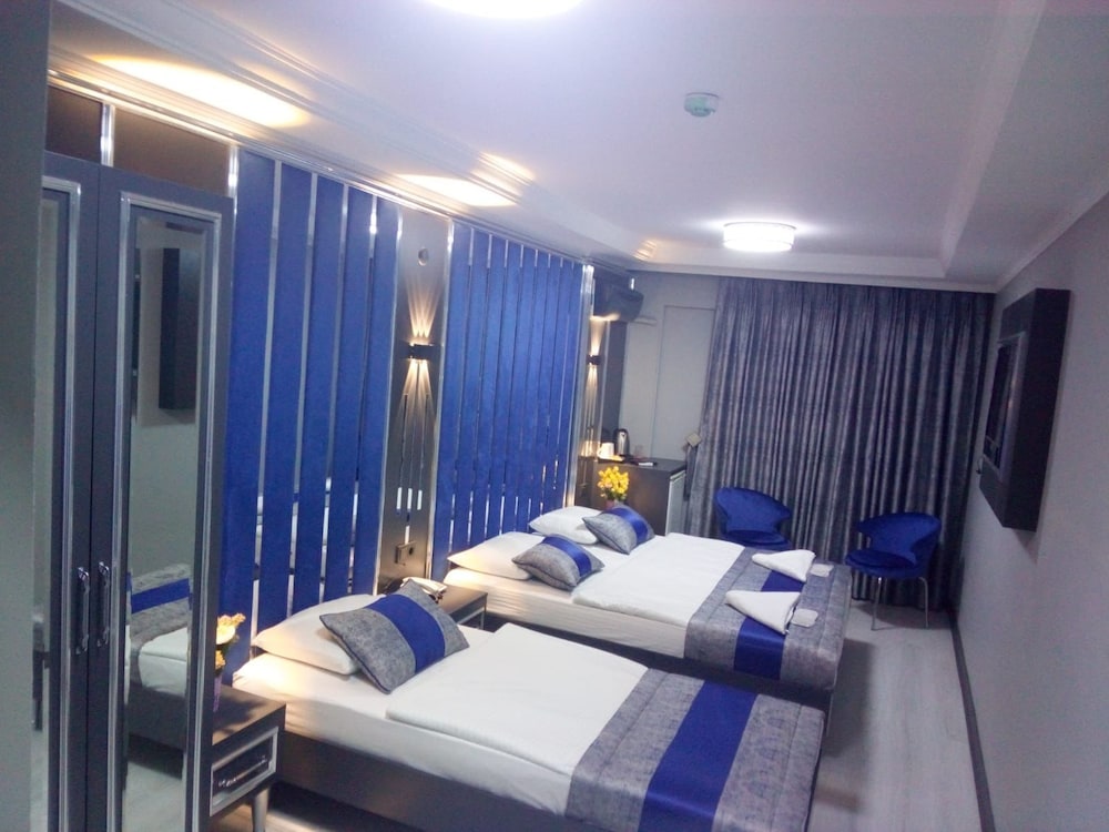 Blue Plus Hotel