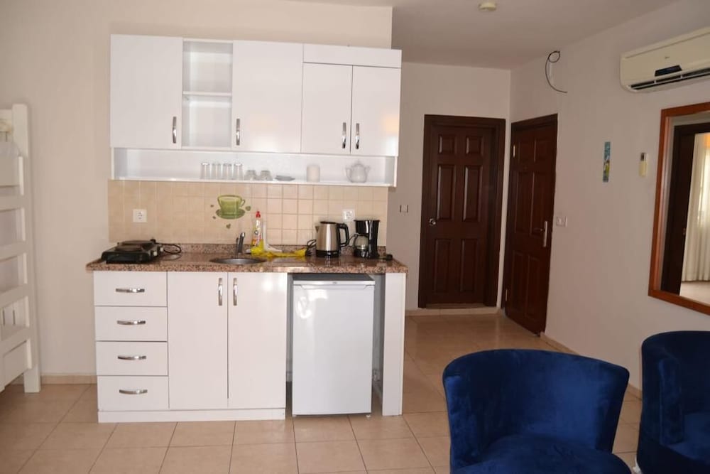 Safarİ Suİt Apart Hotel (73Km Away From Antalya)