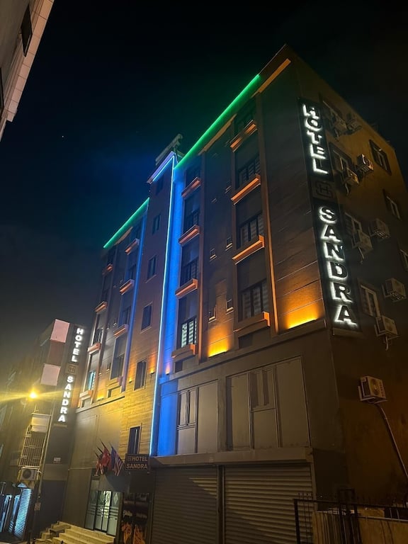 Sandra Hotel
