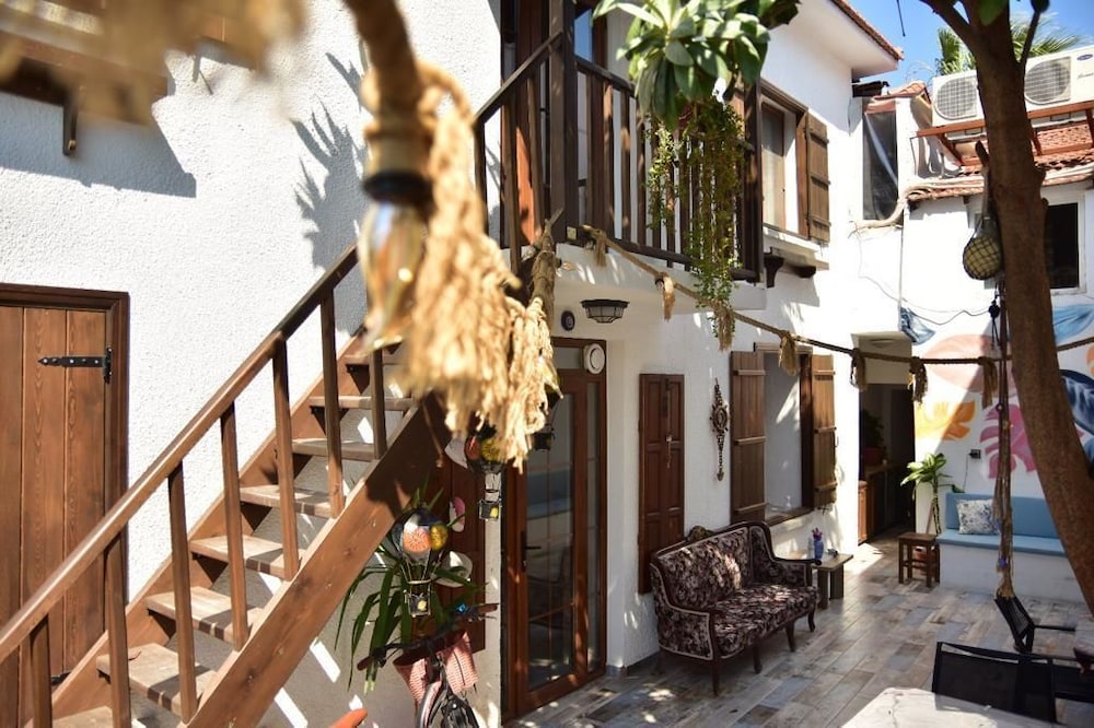 Sigacik Kalyon Otel (49km Away From Izmir)