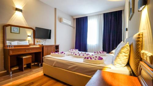 Vogue Royal Beach Hotel (27Km Away From Antalya)