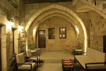 Tafana Cave And Stone Lodge