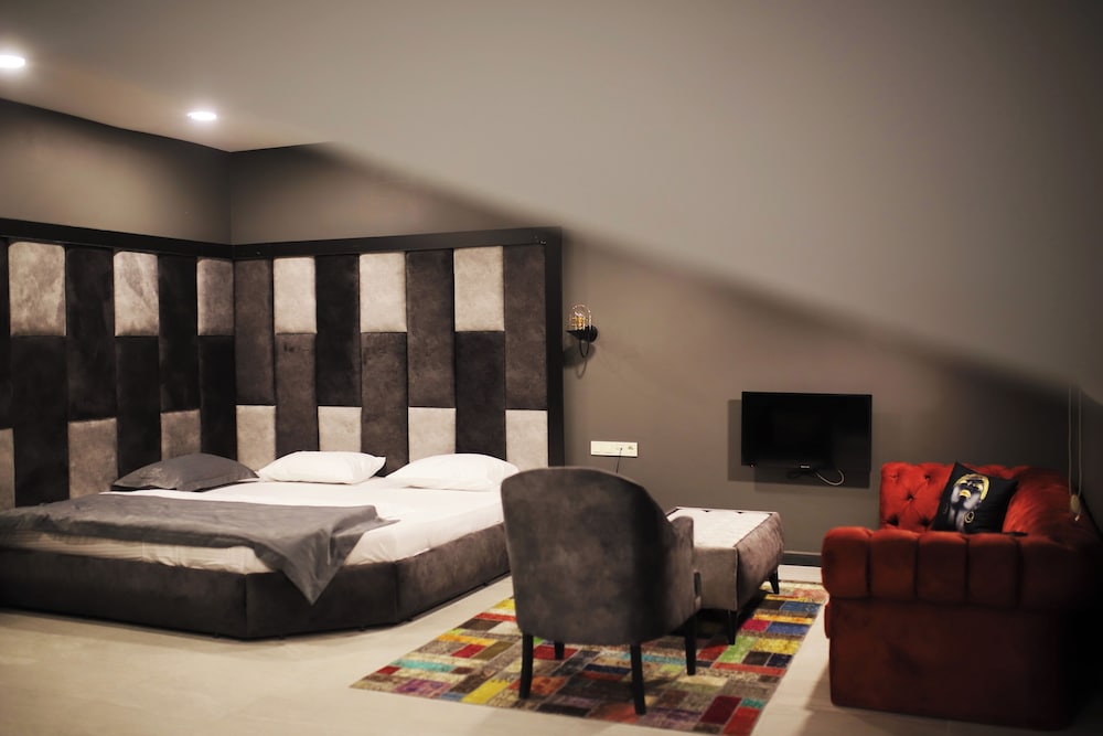 One Day Suit Hotel (26km Away From Istanbul)