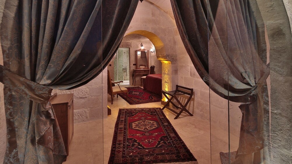 Phocas Cave Suites Special Class (also Known As Phocas Cave Suites)
