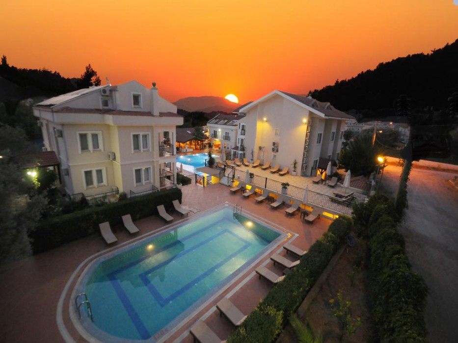 Sea Breeze Hotel And Apartments