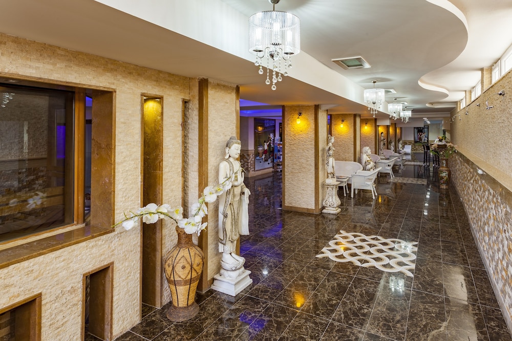 Club Hotel Belpinar (27Km Away From Antalya)