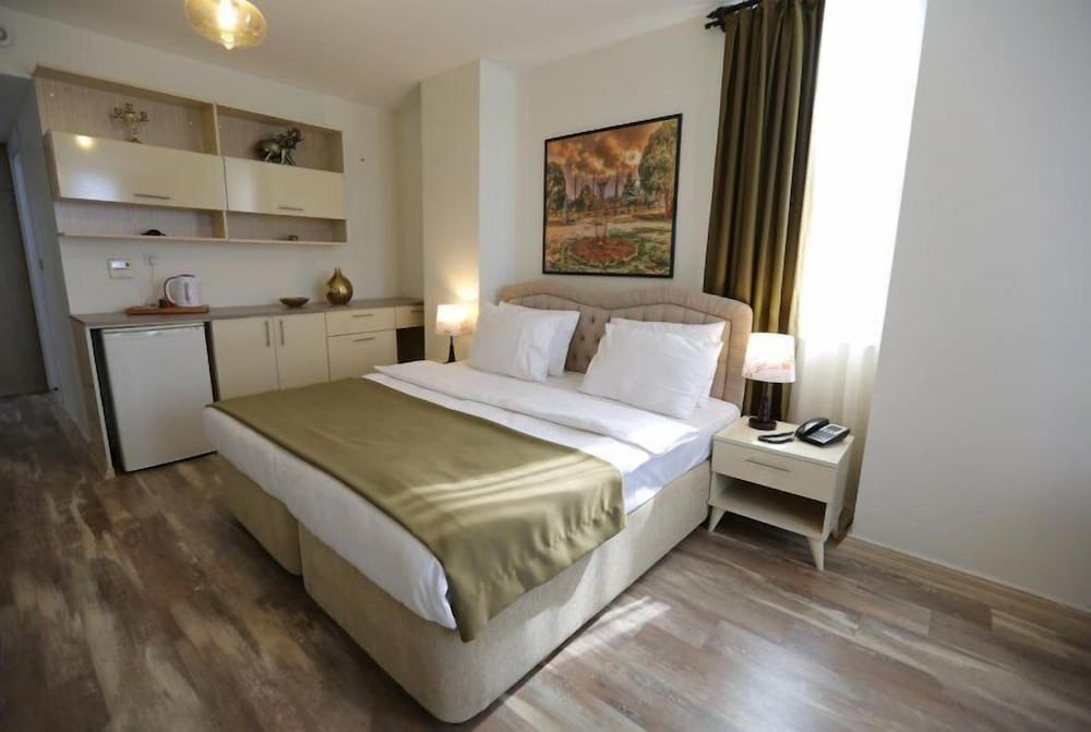 Alpha Suit Otel (26km Away From Istanbul)