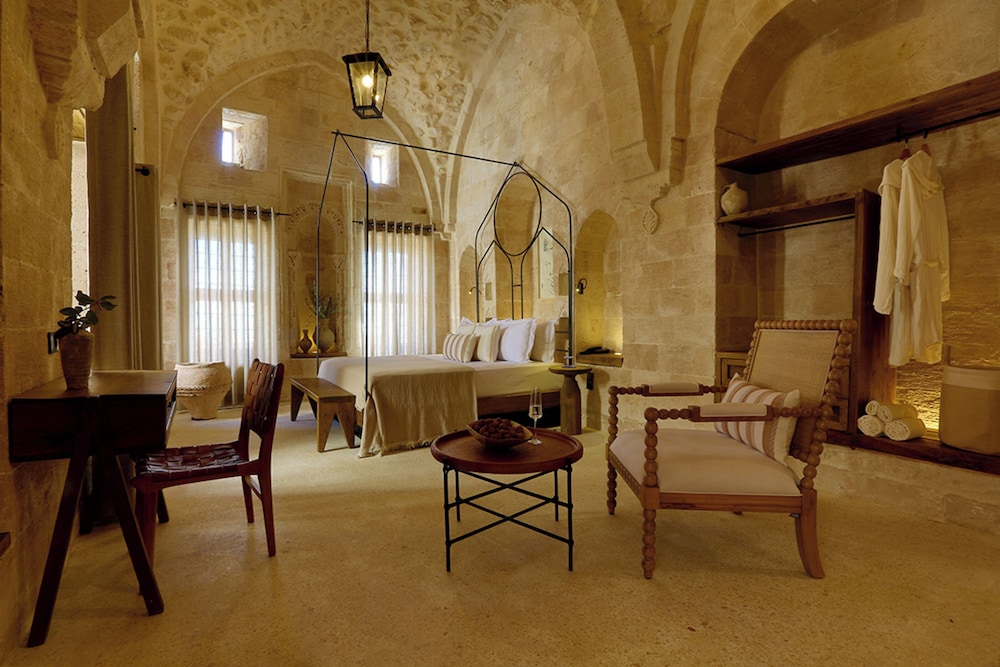 Arura Mardin