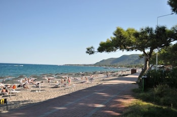 Akasia Resort All Inclusive (35km Away From Antalya)