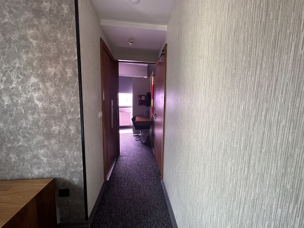 Black Art Otel