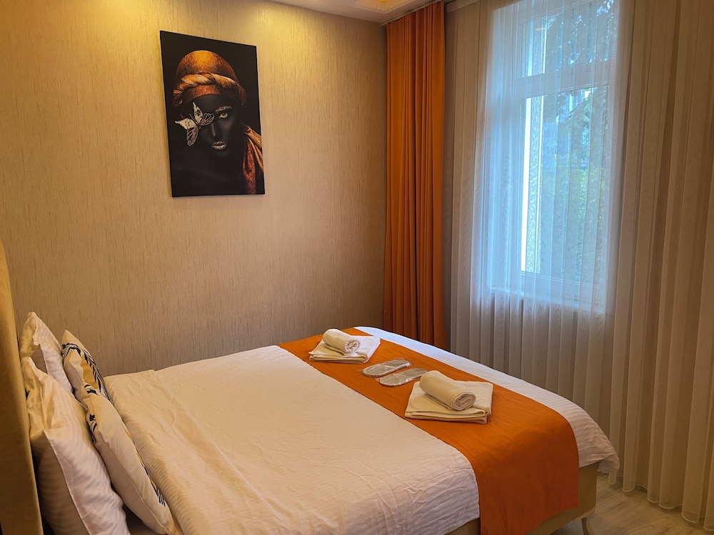 Aura Hotel