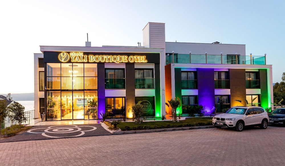 Gulluk Yali Boutique Otel (43 Km Away From Bodrum)