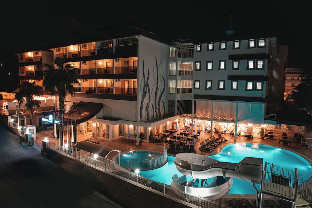 Adella Side Hotel (72 Km Away From Antalya)