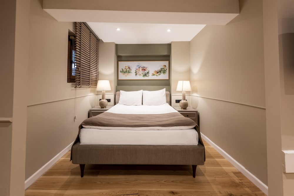 Bguest Pera Suites