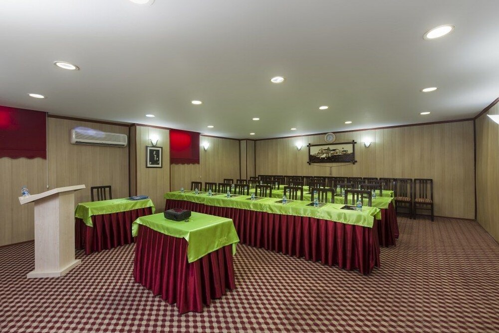 Matiate Park Hotel