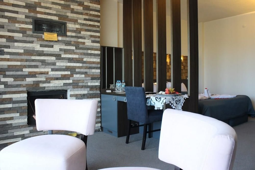 Amorium Hotel And Wooden Stone House